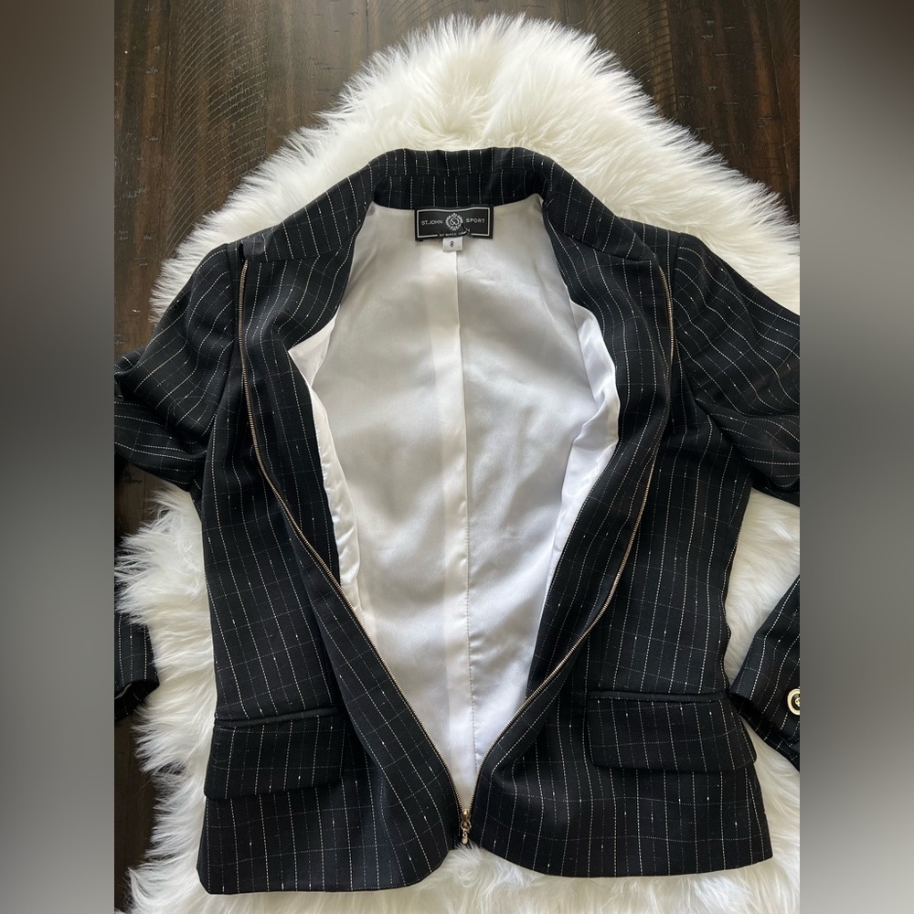St.John sport by Marie Gray woman’s zip up suit jacket size 8 EUC - Picture 8 of 11
